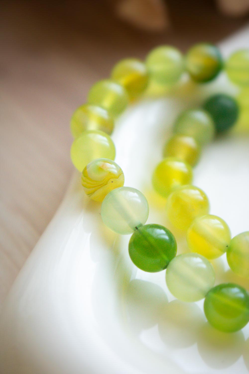 Collier ras de cou agate verte nuances acidulées - effet raisin blanc - Muscat lunamanashop