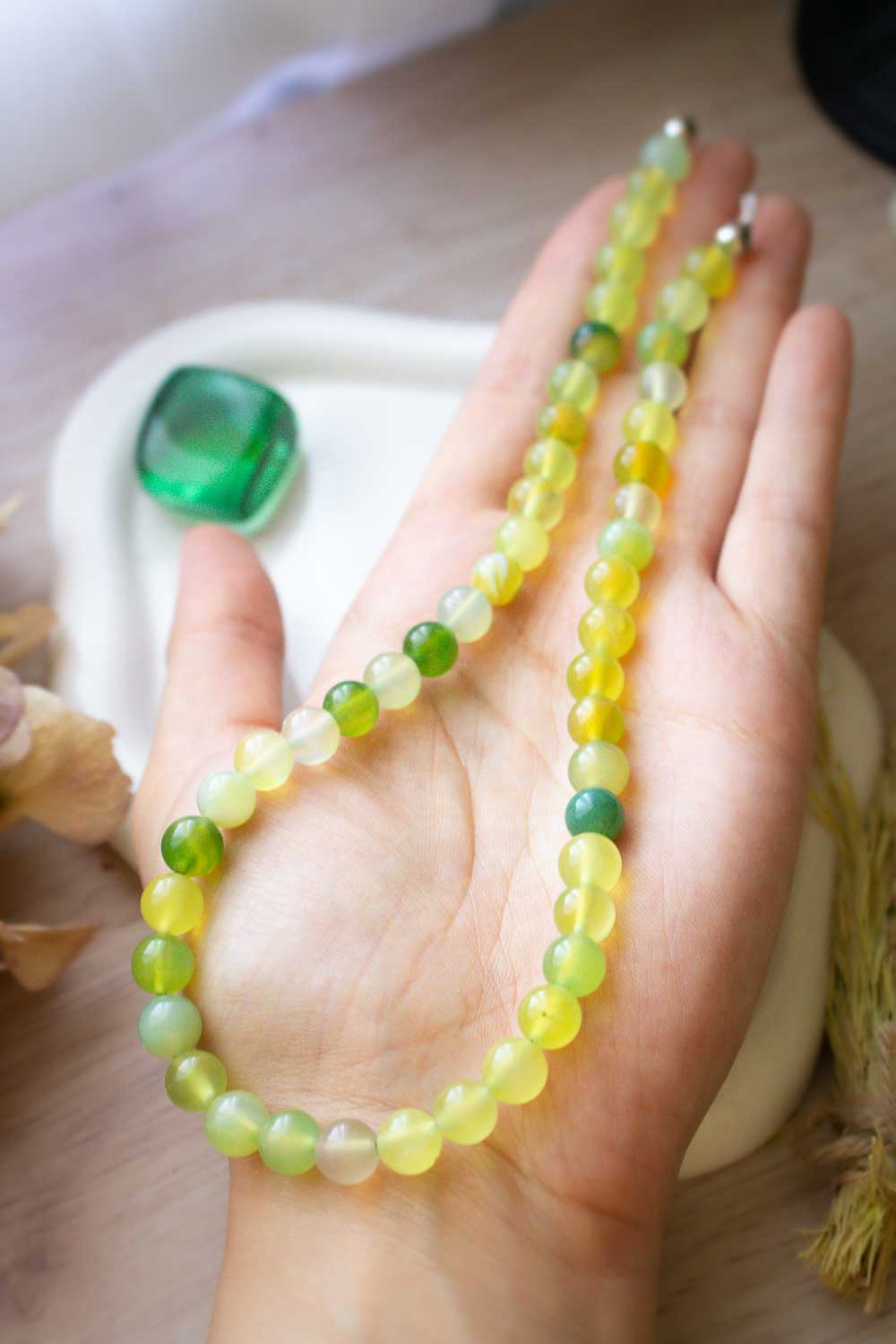 Collier ras de cou agate verte nuances acidulées - effet raisin blanc - Muscat lunamanashop