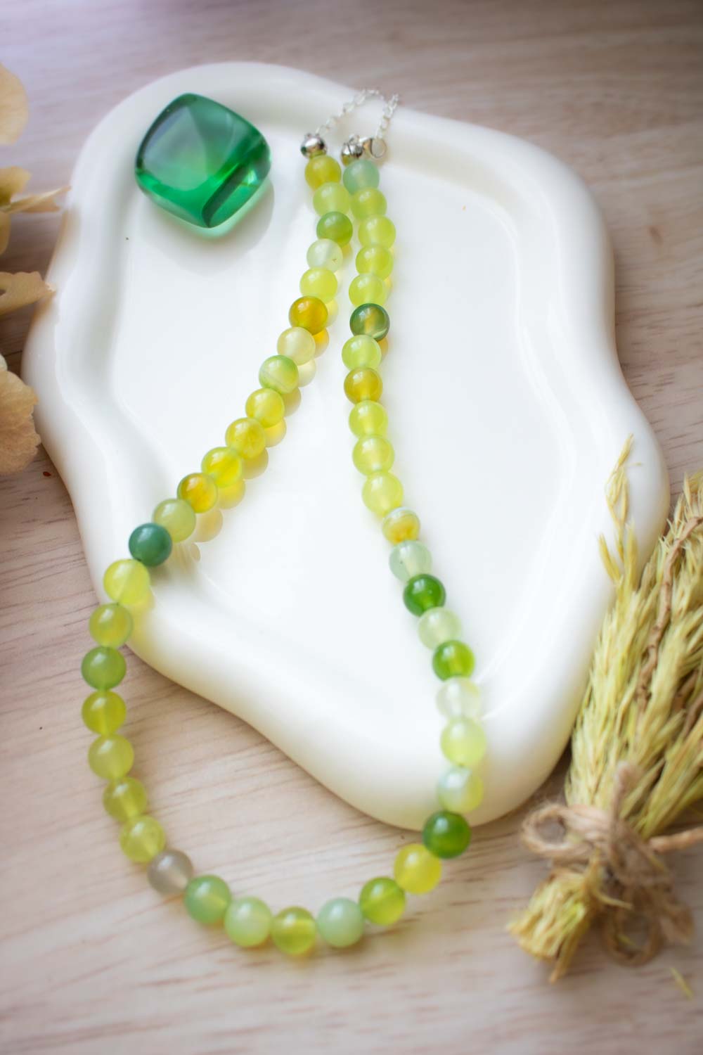 Collier ras de cou agate verte nuances acidulées - effet raisin blanc - Muscat lunamanashop