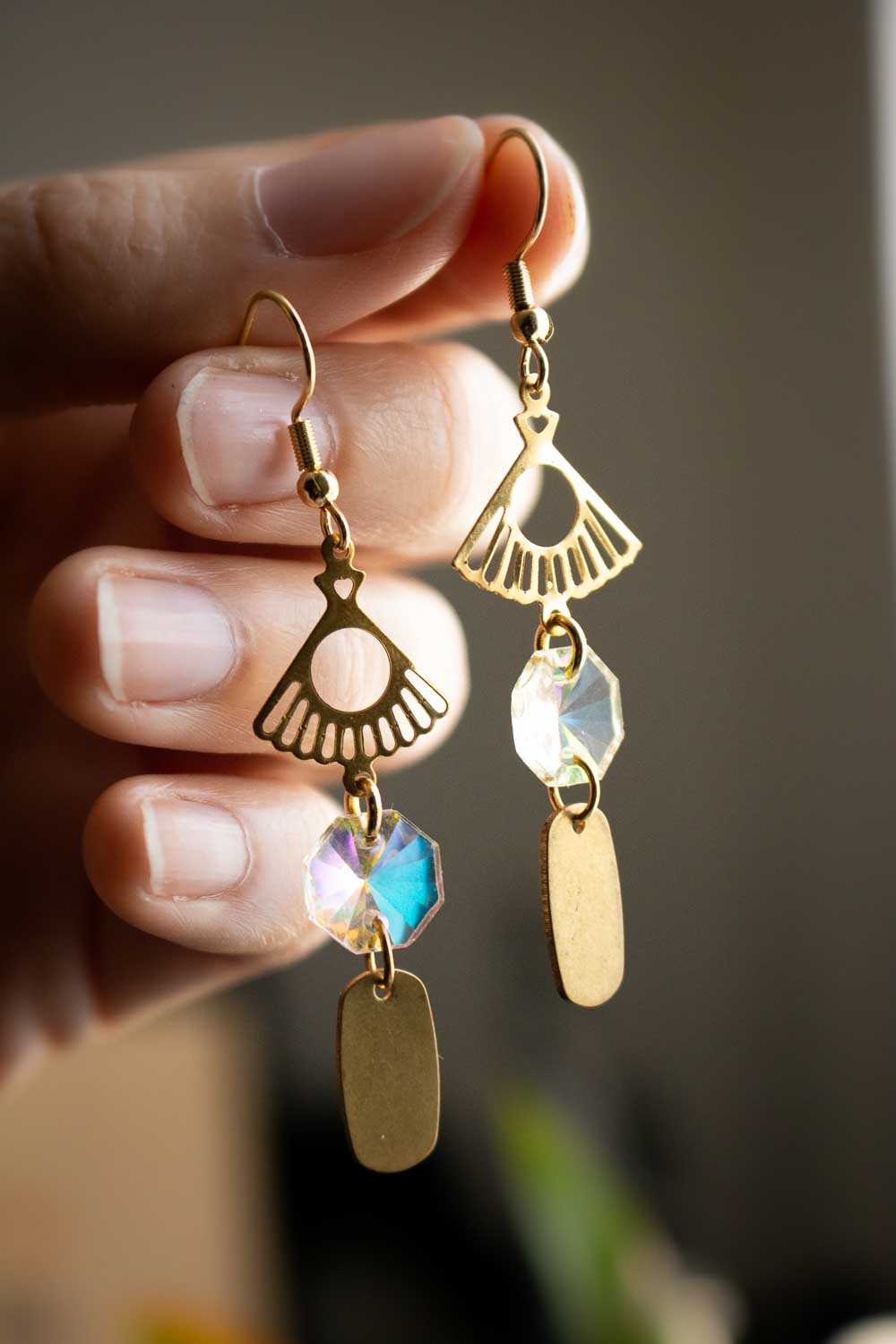 Boucles d'oreilles Éventail impérial - Dorées avec cristaux de verre lunamanashop