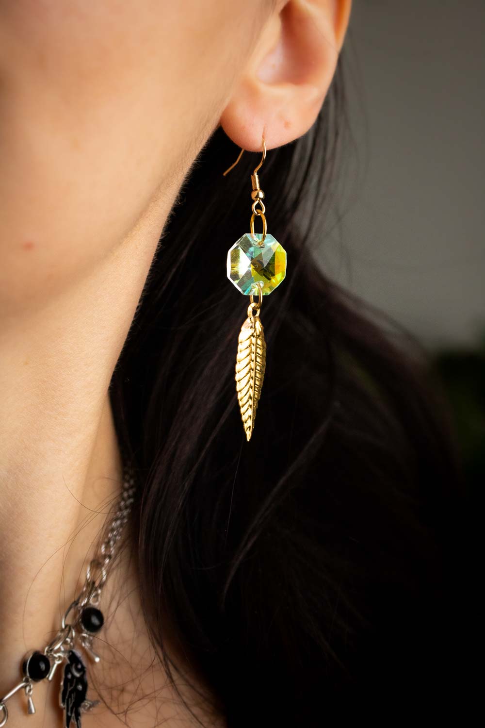 Boucles d'oreilles Murmure d'automne - Cristaux de verre et feuilles dorées lunamanashop