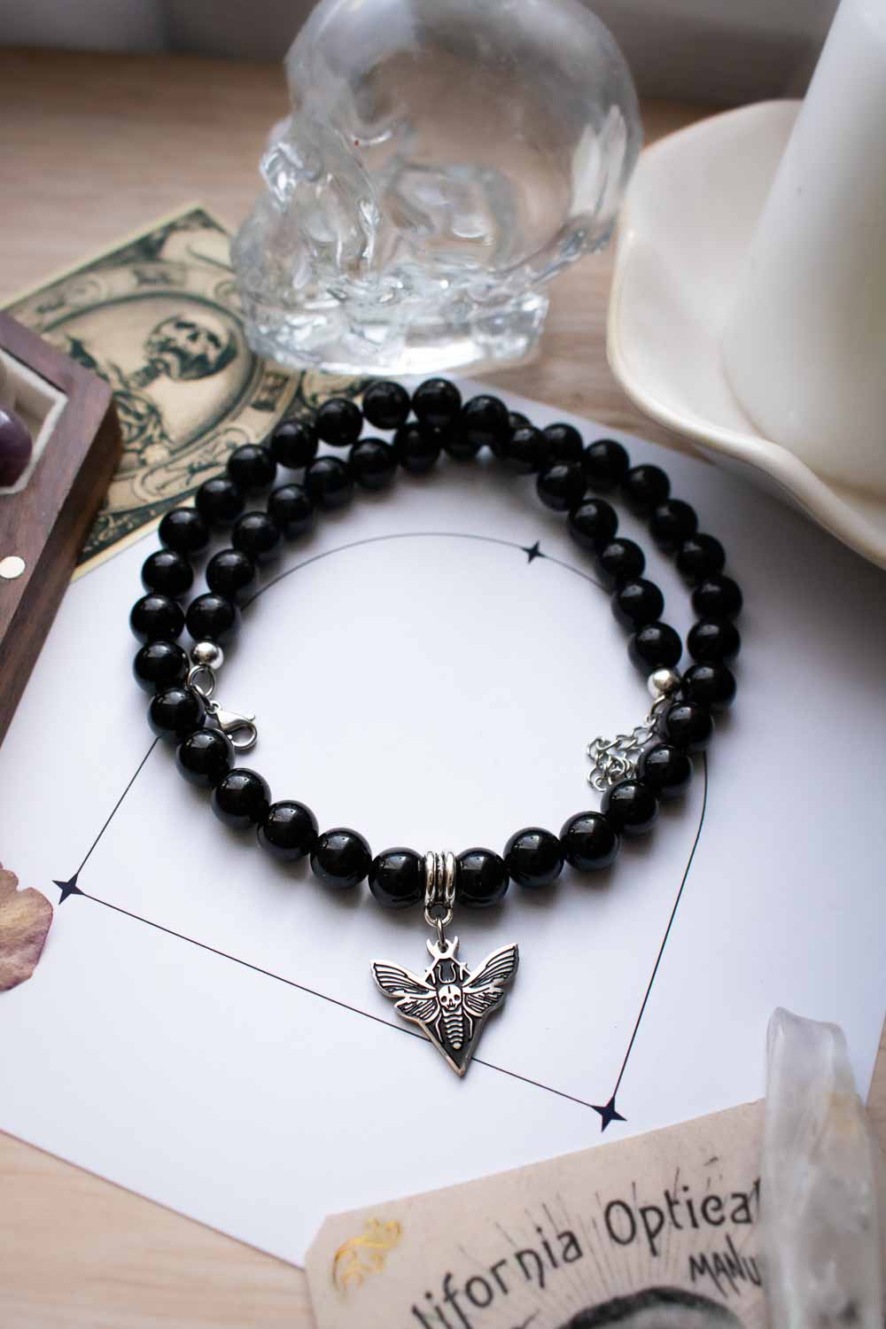 Collier Envol nocturne - Obsidienne noire et papillon sphinx lunamanashop