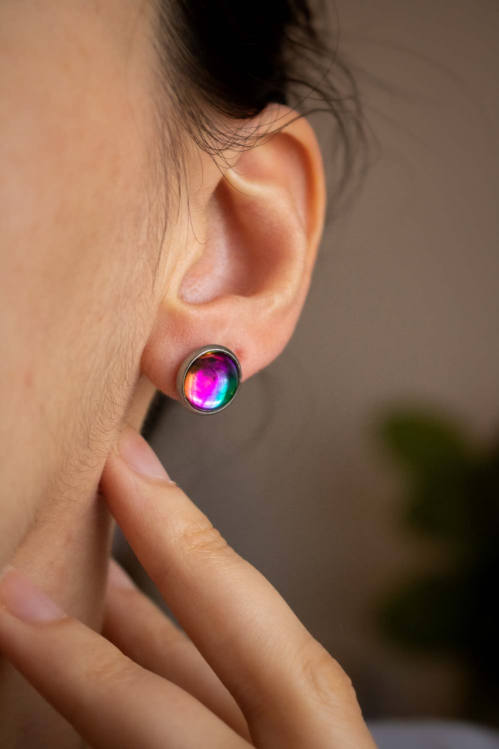 Boucles d'Oreilles Puces verre - Reflets Arc-en-Ciel - Auréliane lunamanashop