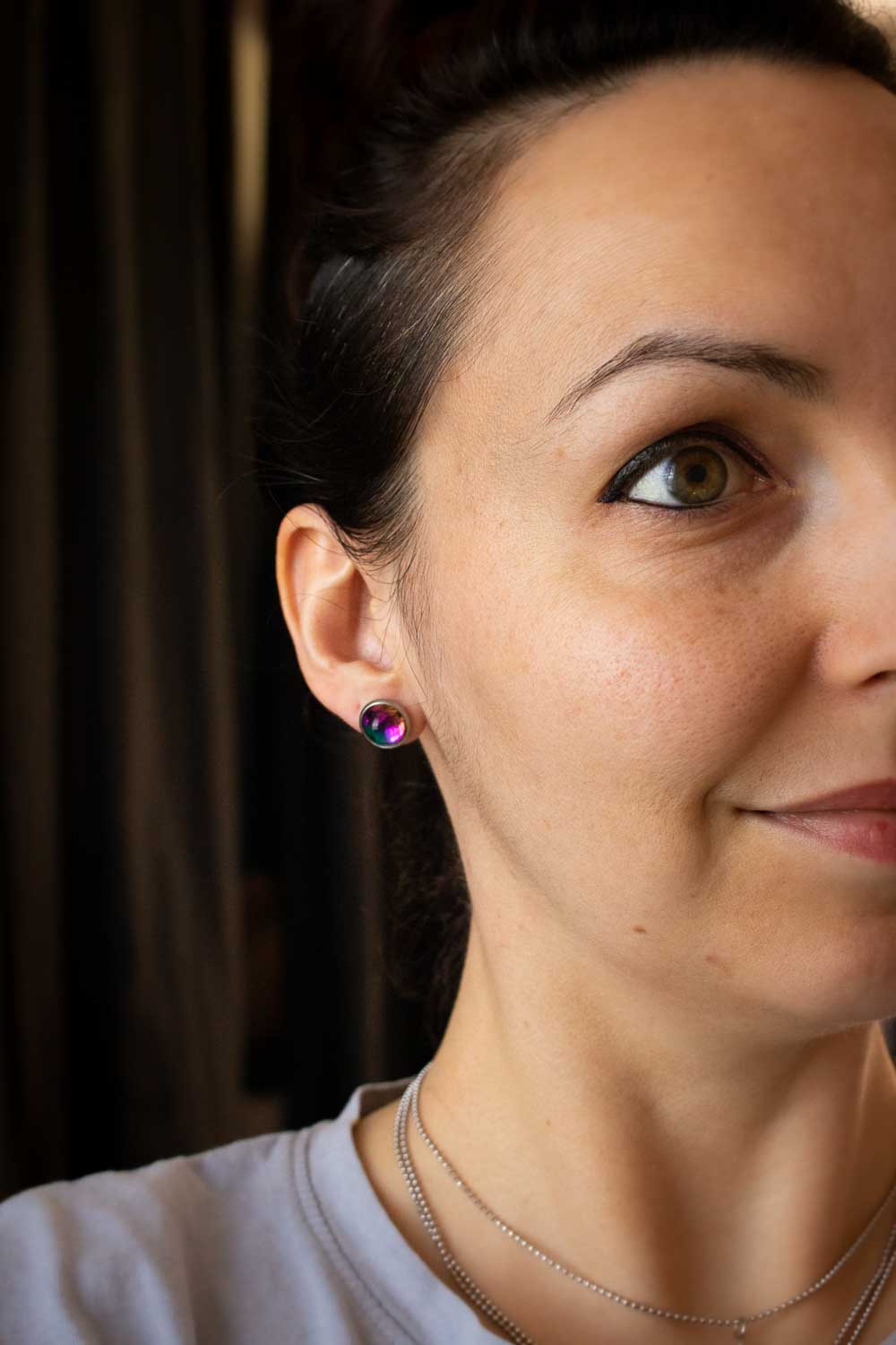 Boucles d'Oreilles Puces verre - Reflets Arc-en-Ciel - Auréliane lunamanashop