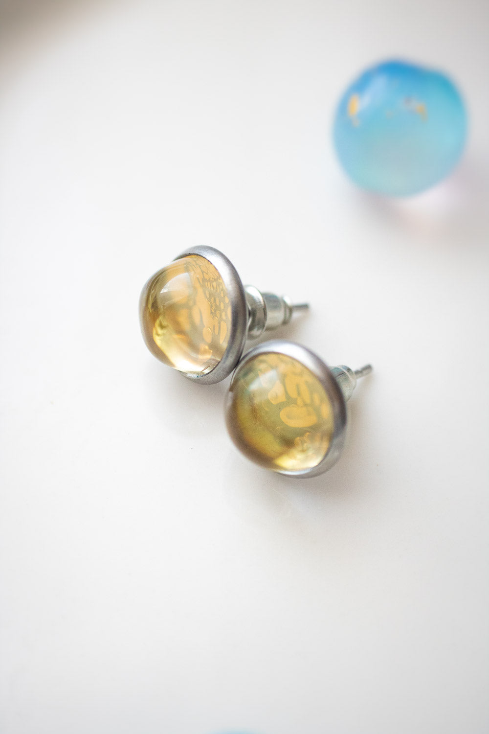 Boucles d'Oreilles Puces verre - Reflets Dorés Lumineux - Solène lunamanashop