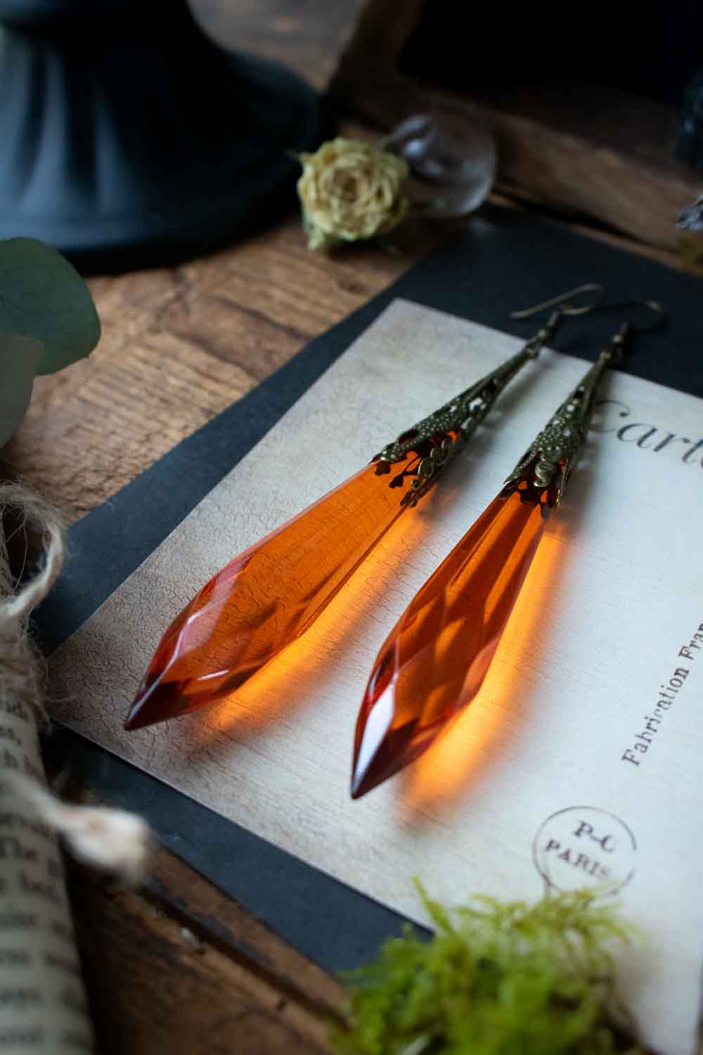 Boucles d&#39;oreilles Crépuscule flamboyant en verre orange