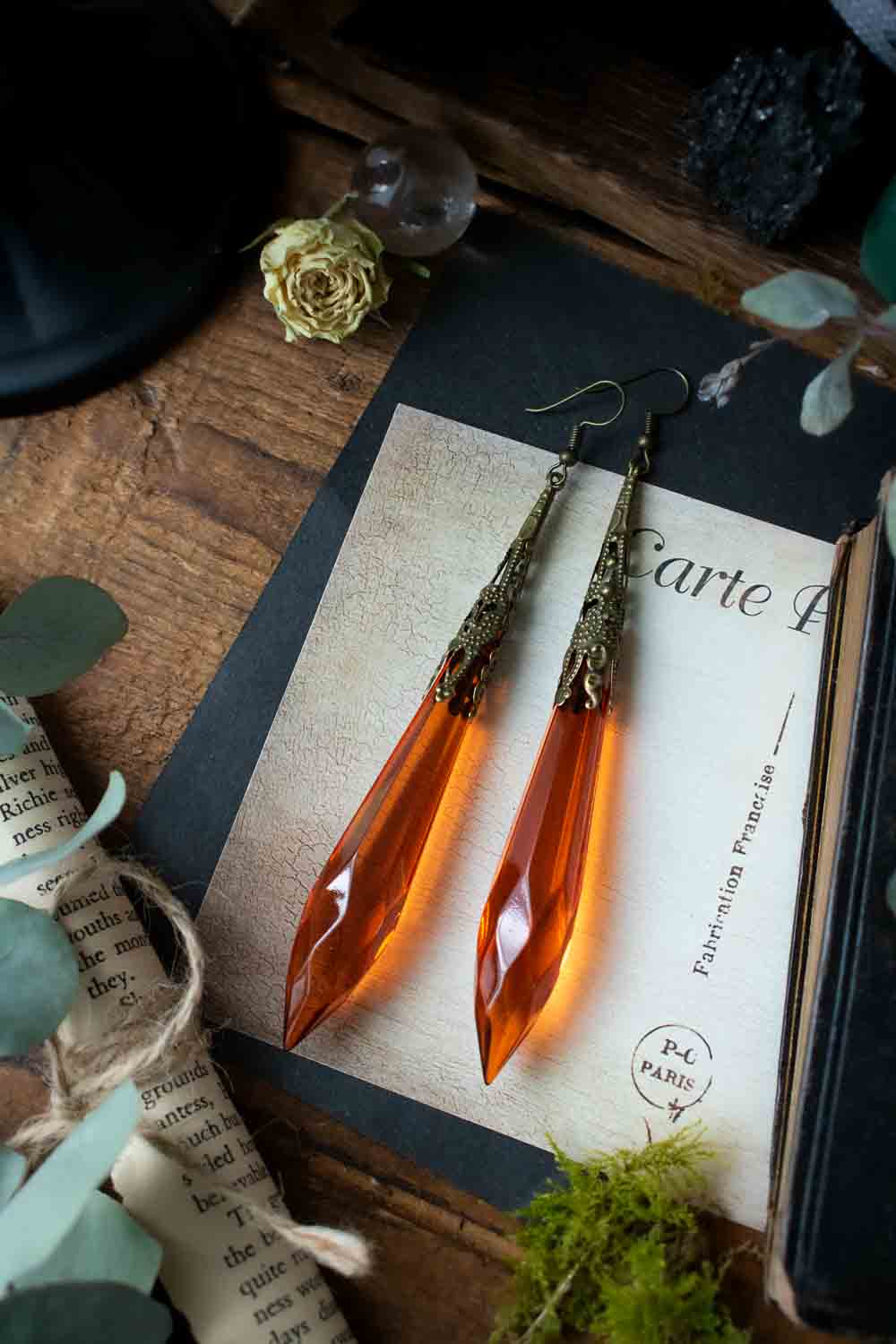 Boucles d&#39;oreilles Crépuscule flamboyant en verre orange