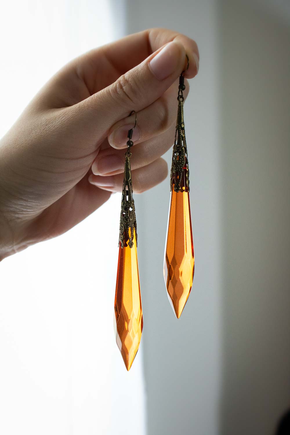 Boucles d&#39;oreilles Crépuscule flamboyant en verre orange