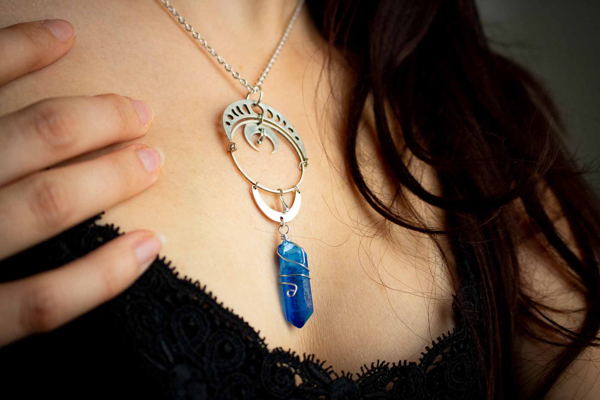 Pendentif Astral et cristal de Quartz bleu intense lunamanashop