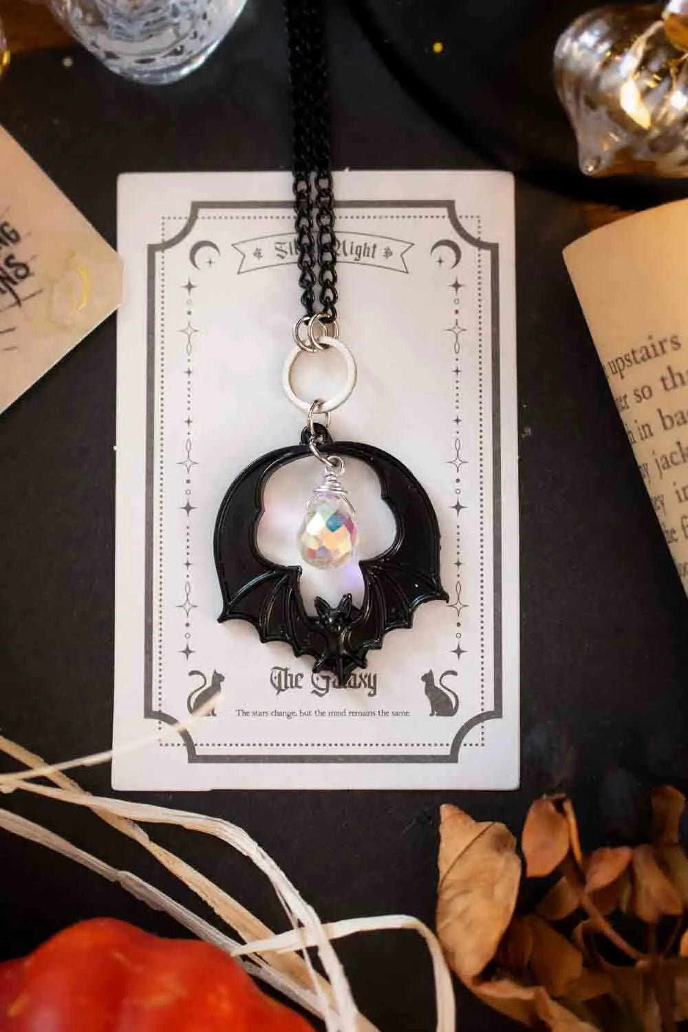 Pendentif Lueur d'ombre avec chauve souris noire lunamanashop