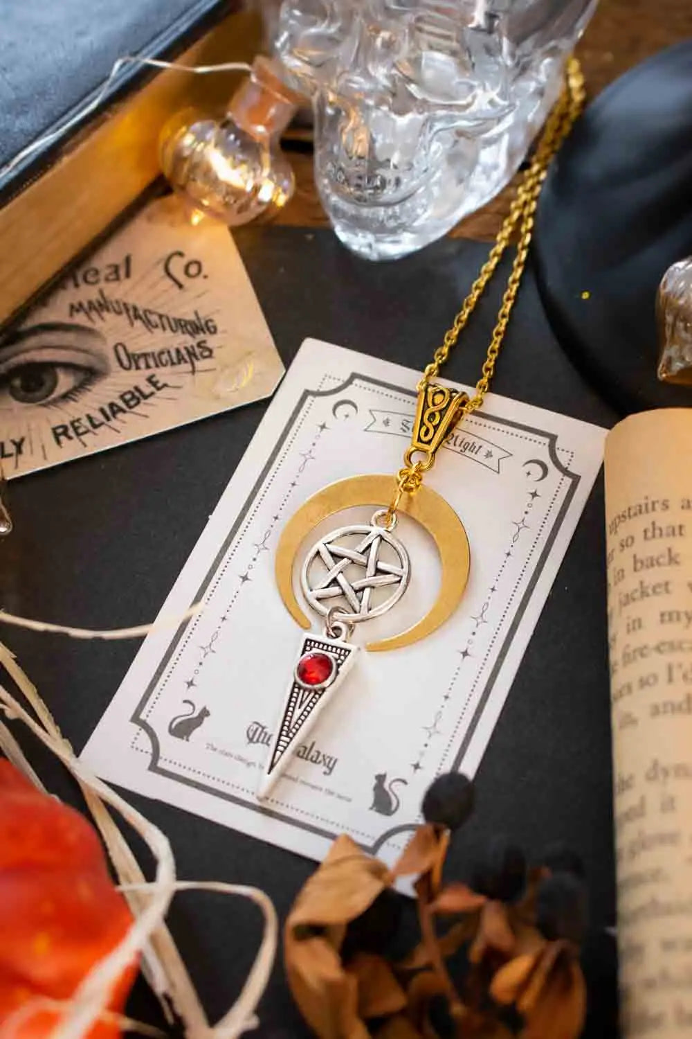 Pendentif doré Rituel de sang avec pentacle lunamanashop