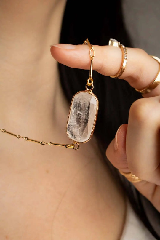 Pendentif quartz transparent Cetia et chaîne plaquée or 18 carats lunamanashop