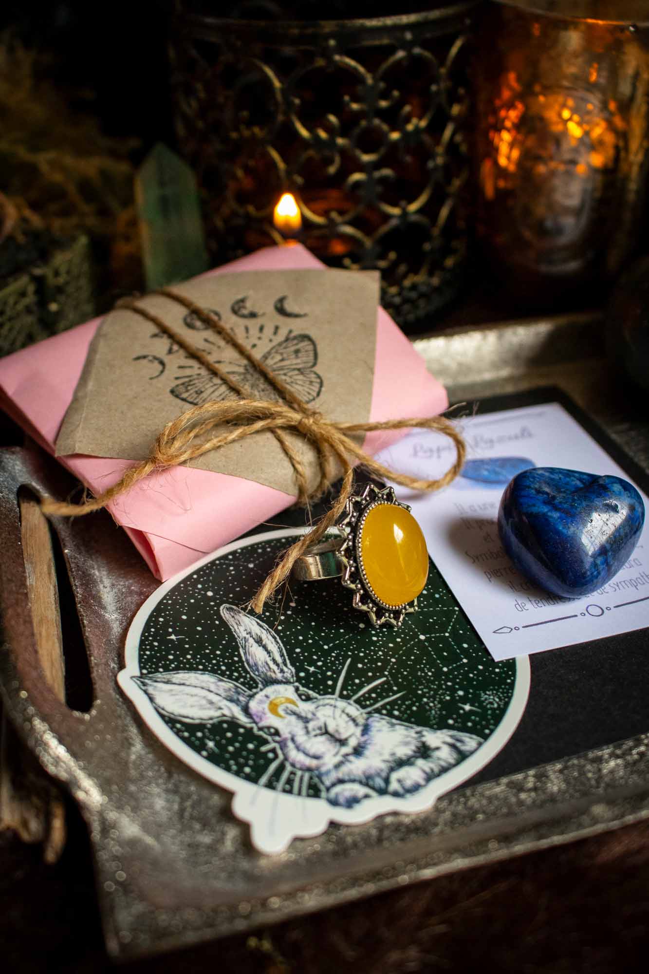 Pochette surprise [Anciennes Collections] avec bijou, pierre et stickers lunamanashop