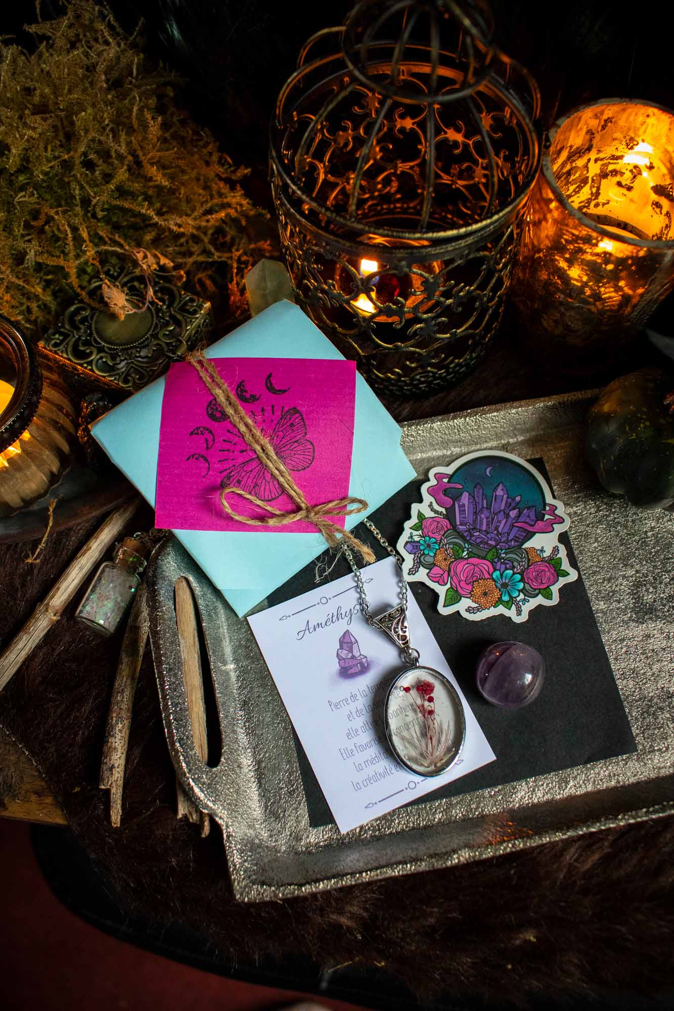 Pochette surprise [Anciennes Collections] avec bijou, pierre et stickers lunamanashop