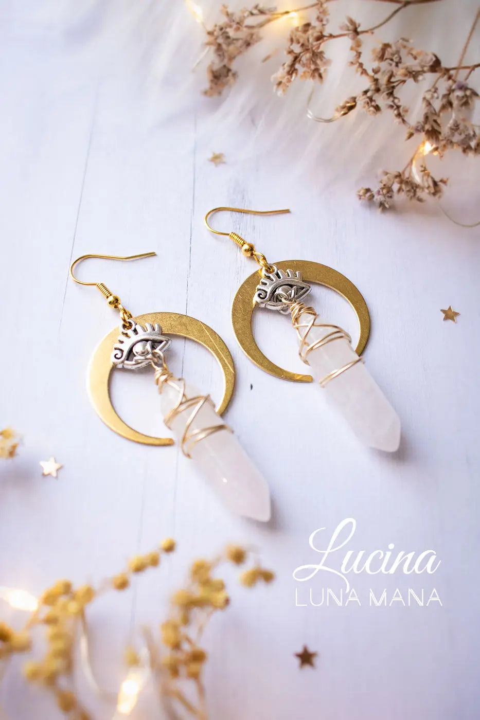 Boucles d&#39;oreilles lune et prisme de quartz Lucina - lunamanashop