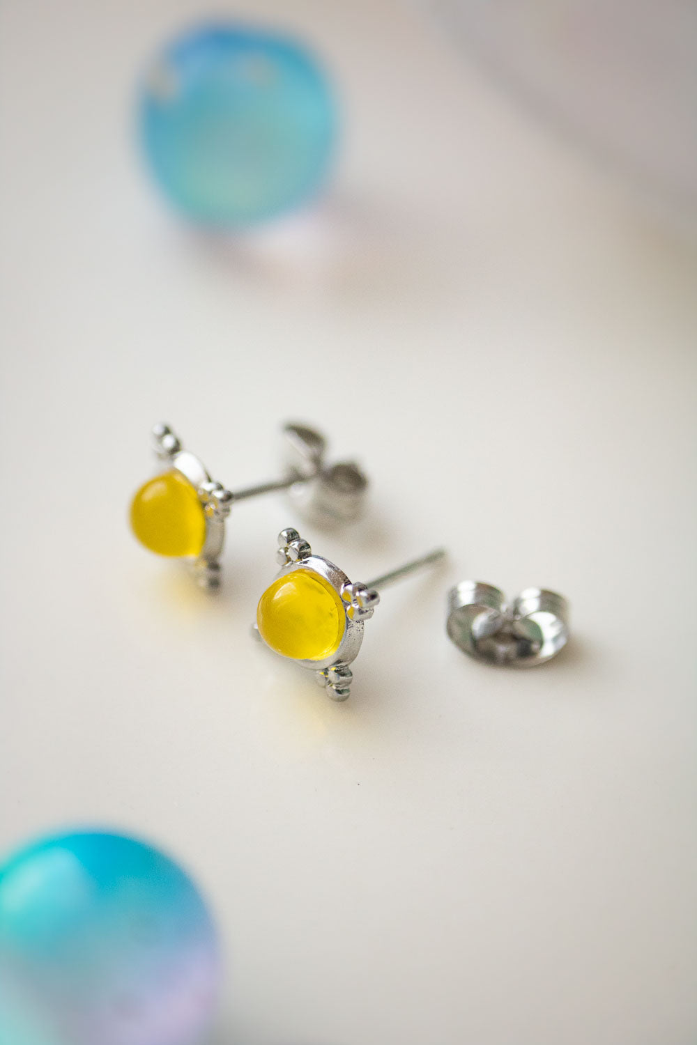 Boucles d'Oreilles Puces jaune - Pierre agate Jaune - Solaria lunamanashop