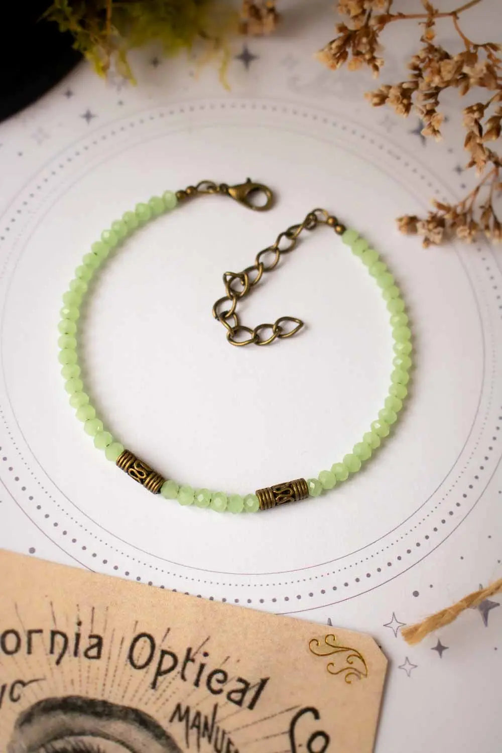 Bracelet Verte Sérénité en perles de péridot vert clair lunamanashop