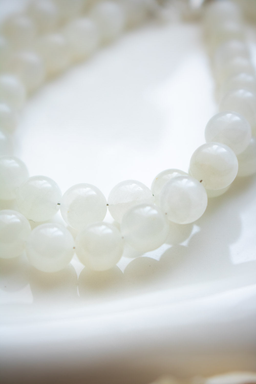Collier ras de cou en pierre de lune blanche - Perles translucides - Clarté lunamanashop