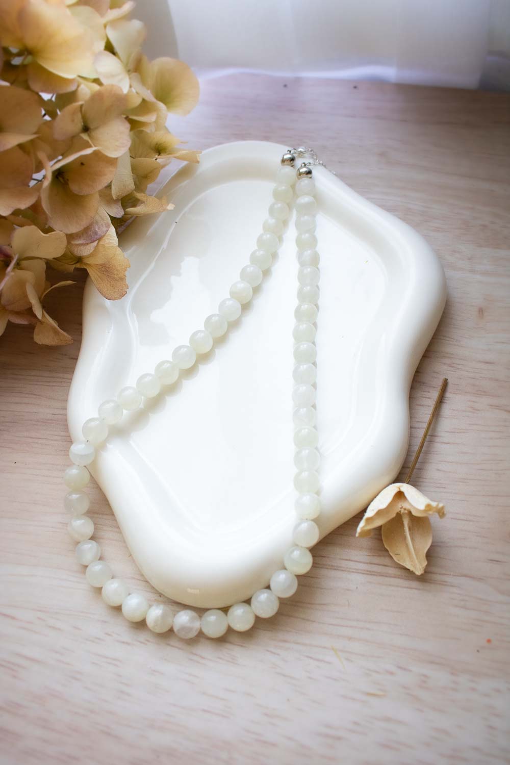 Collier ras de cou en pierre de lune blanche - Perles translucides - Clarté lunamanashop