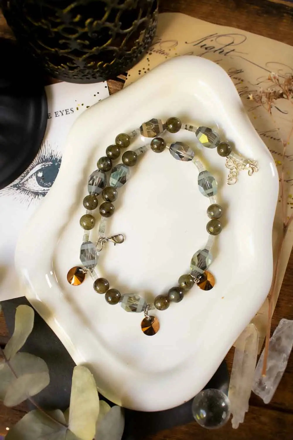 Collier Dorina en Labradorite et perles de verre lunamanashop