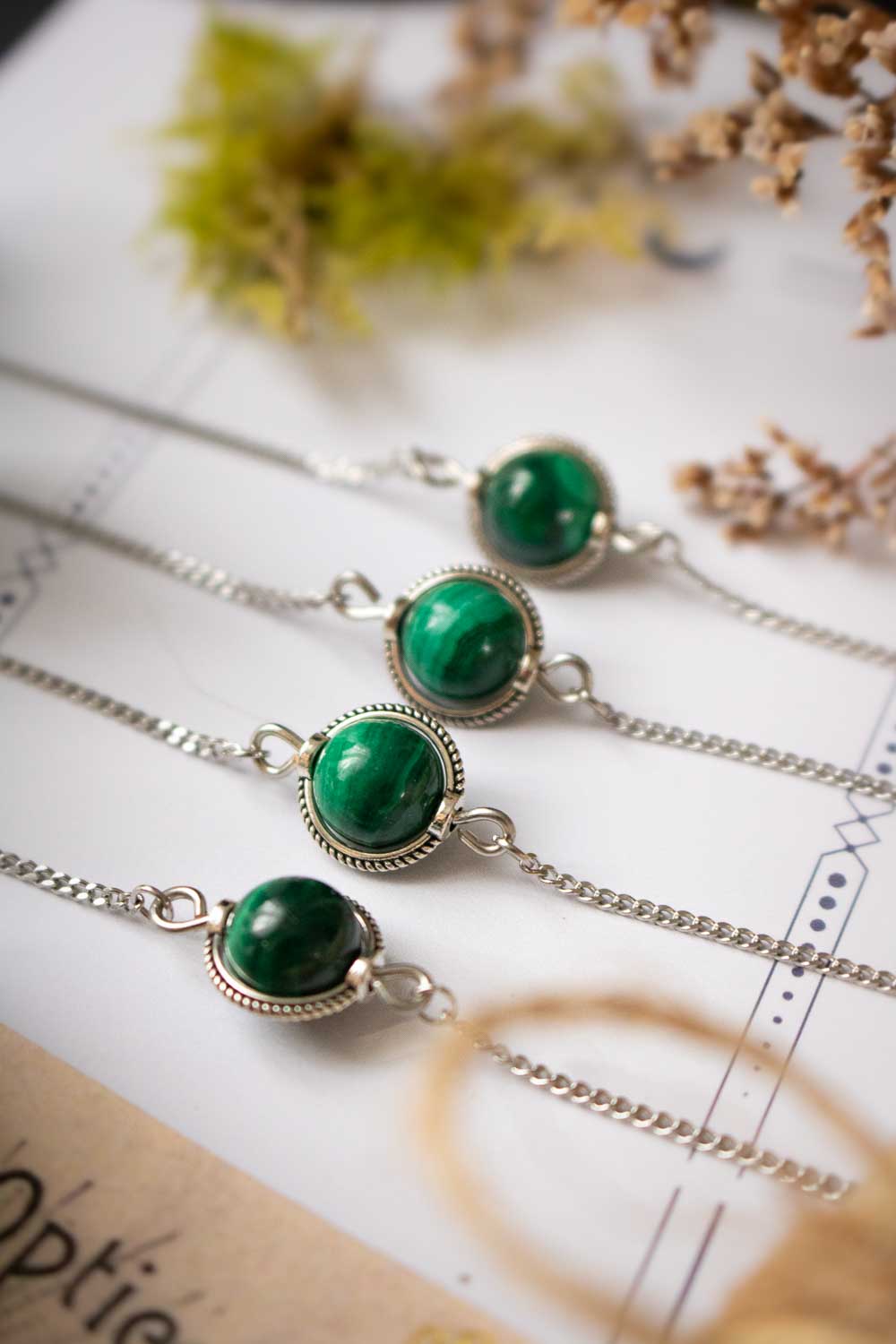 Collier choker Noche vert en malachite et chaîne argentée