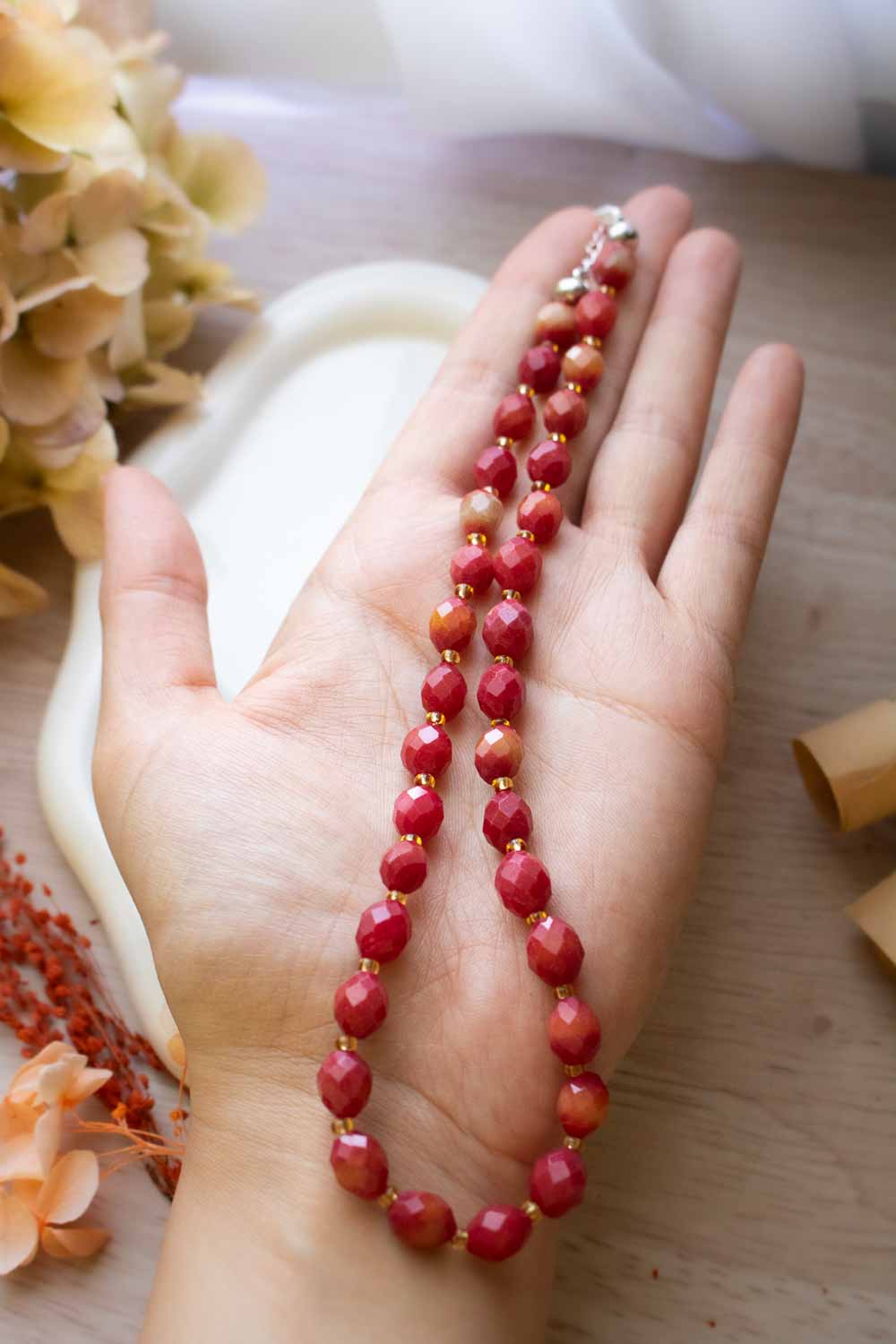 Collier ras de cou jade rouge - perles facettées couleur pêche - Aurore lunamanashop