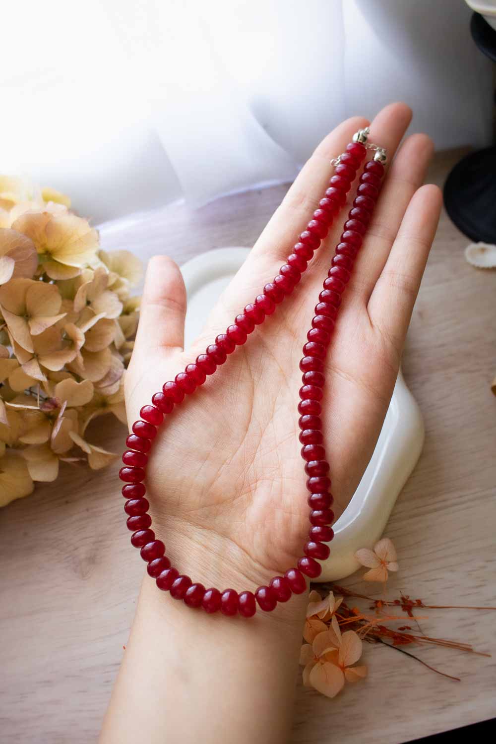 Collier de perles calcédoine rouge - pierre teintées cerise - Cerisaie lunamanashop