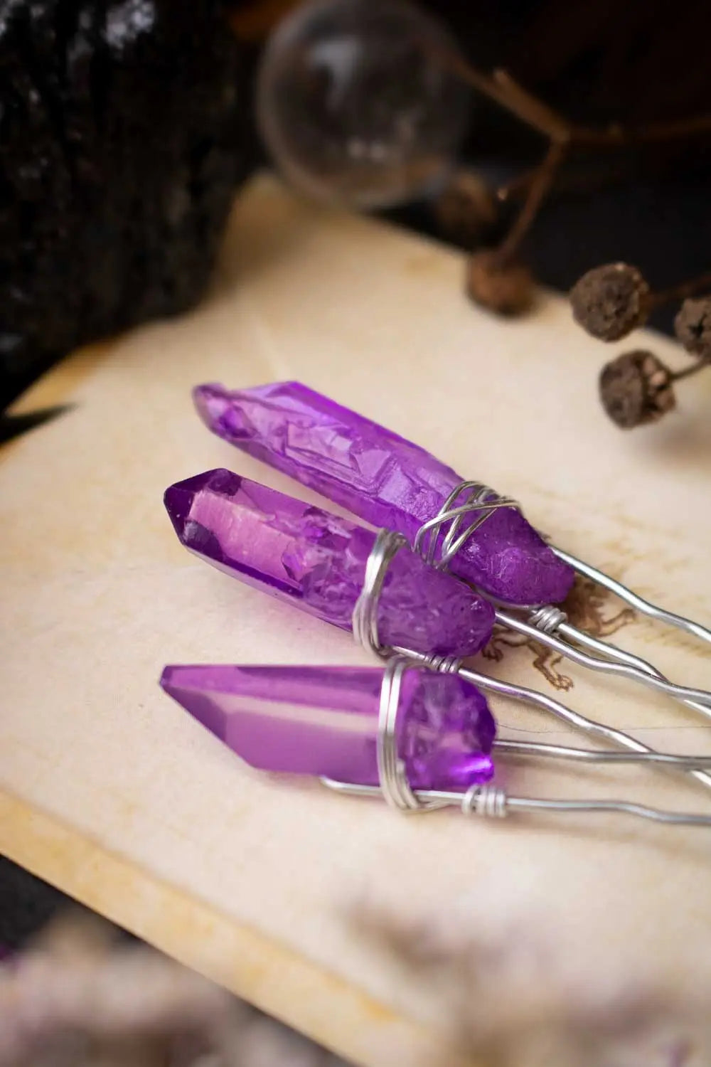 Épingle à cheveux Amy violette en pointe de quartz