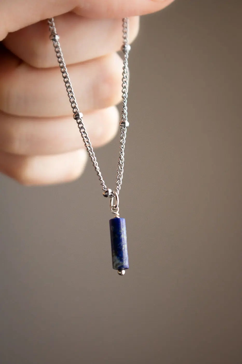 Pendentif en lapis lazuli Talisa et chaîne argentée