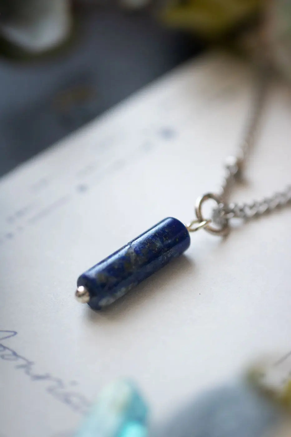 Pendentif en lapis lazuli Talisa et chaîne argentée lunamanashop