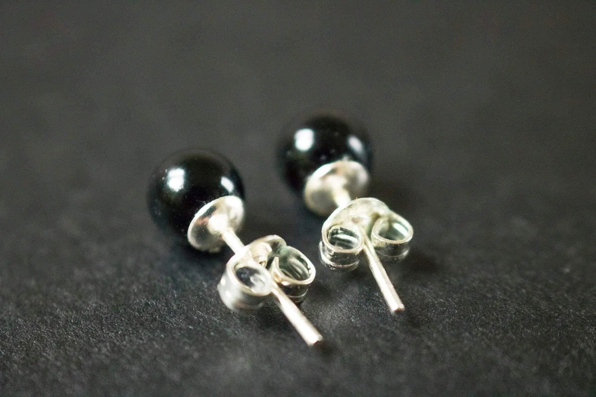 Boucles d&#39;oreilles puce en Onyx noire et argent 925 lunamanashop